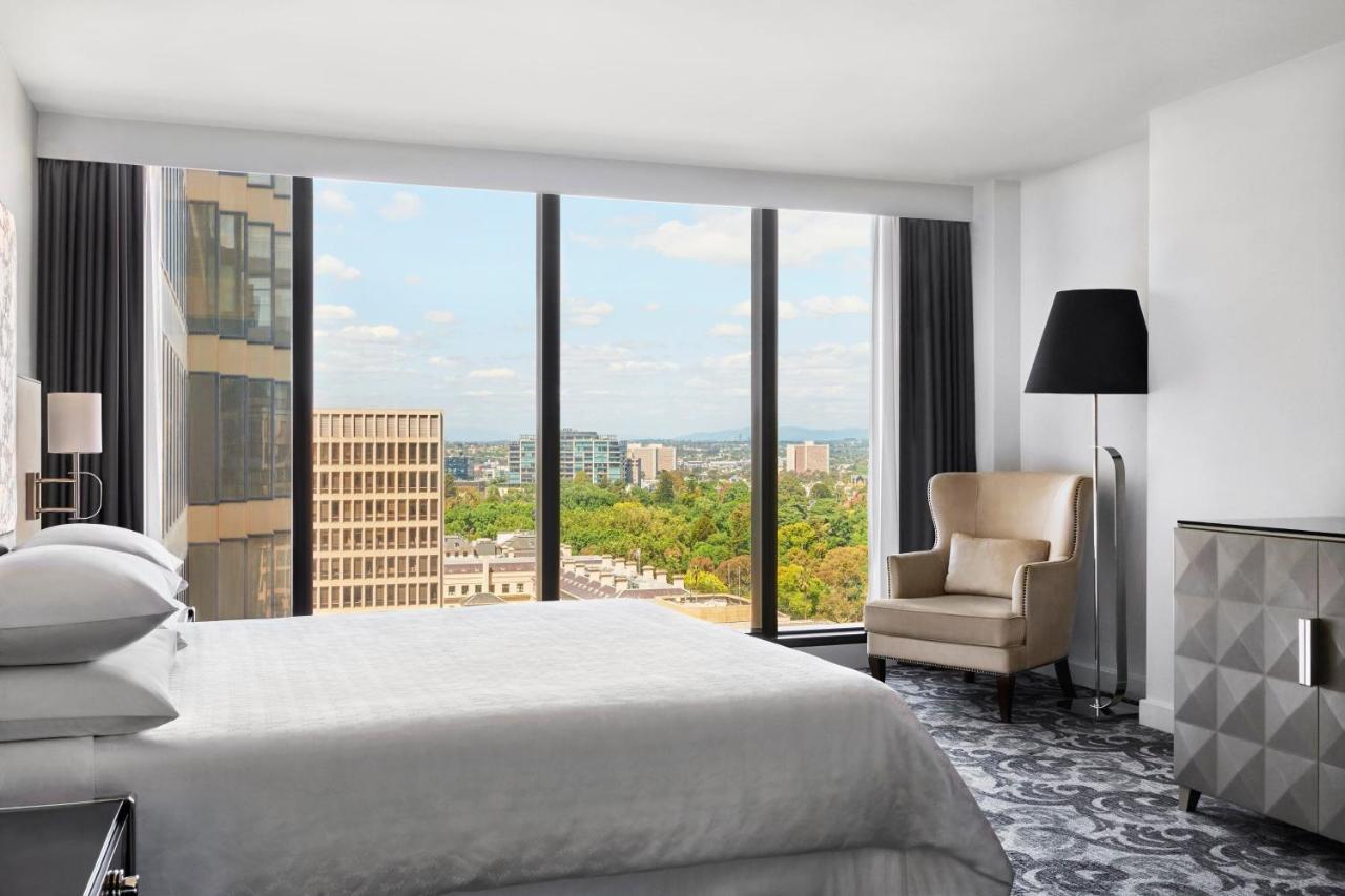 쉐라톤 멜버른 호텔 멜번 외부 사진 A bedroom at the Westin