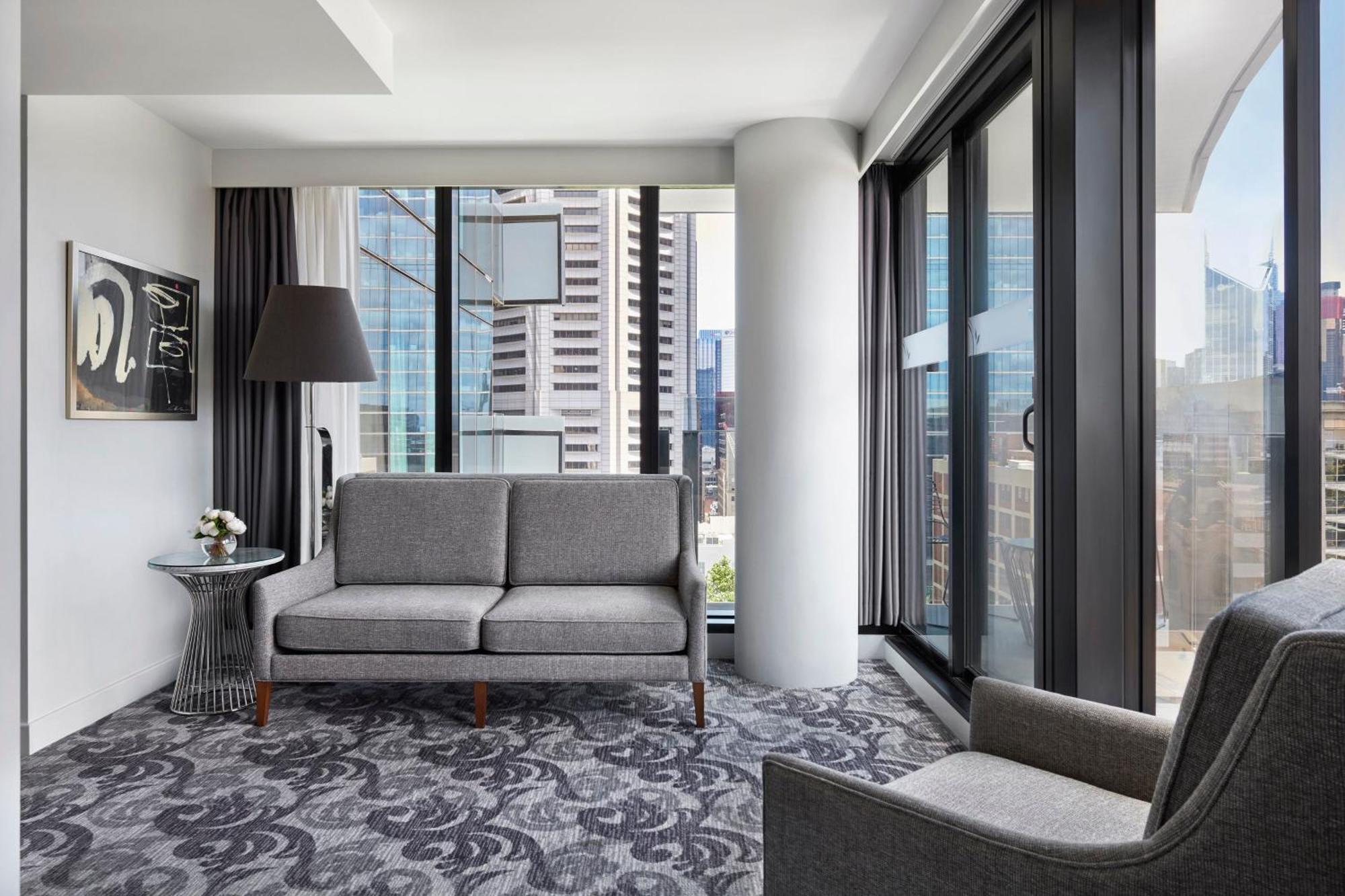 쉐라톤 멜버른 호텔 멜번 외부 사진 A living room in a typical apartment