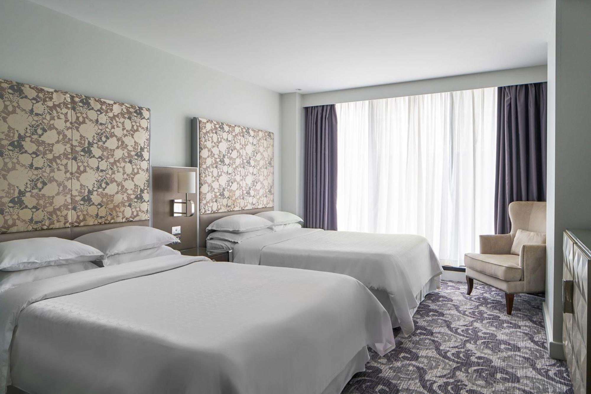 쉐라톤 멜버른 호텔 멜번 외부 사진 A guest room at the hotel